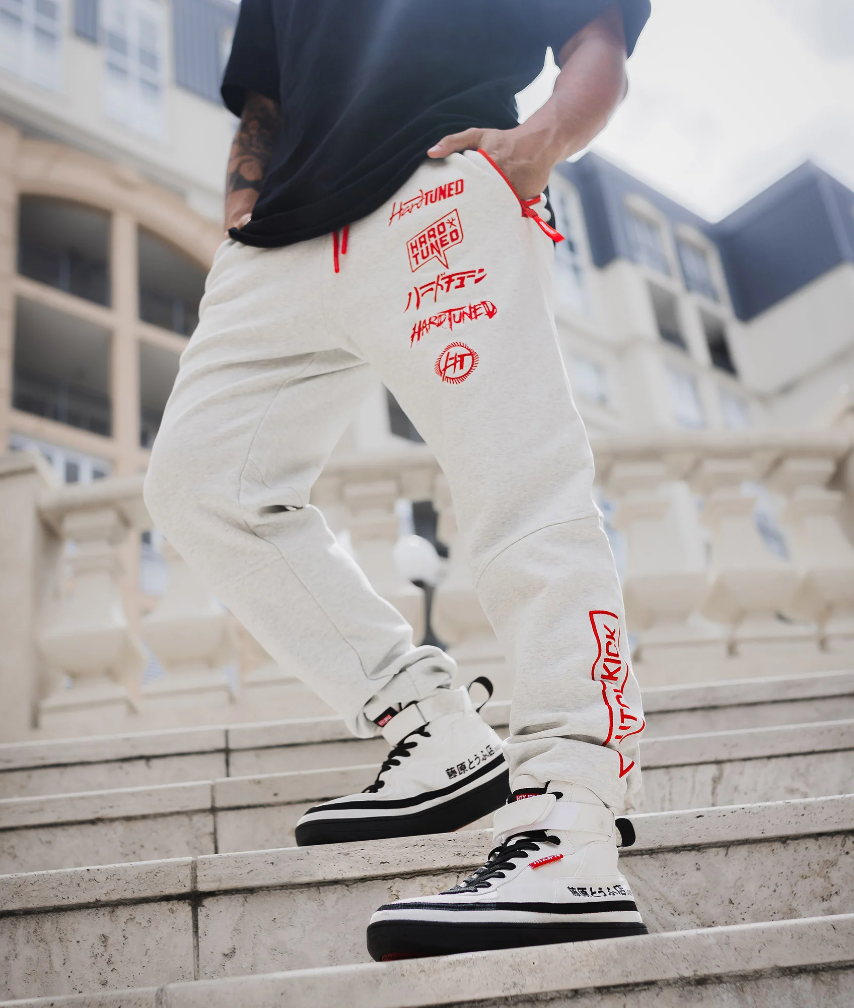 Women's Clutch Kick P1 Fleece Track Pants - White - Image 8